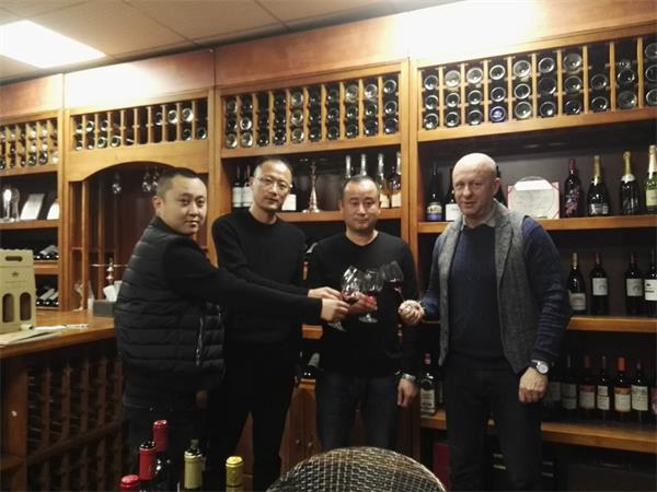 山东青岛客户前来91视频IOS观看总部考察91视频污版免费下载